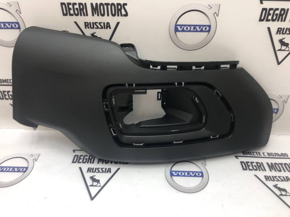 Накладка левая текстурная переднего бампера \\ VOLVO XC70 II \\ VOLVO Original 31378965