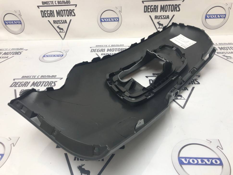 Накладка левая текстурная переднего бампера \\ VOLVO XC70 II \\ VOLVO Original 31378965