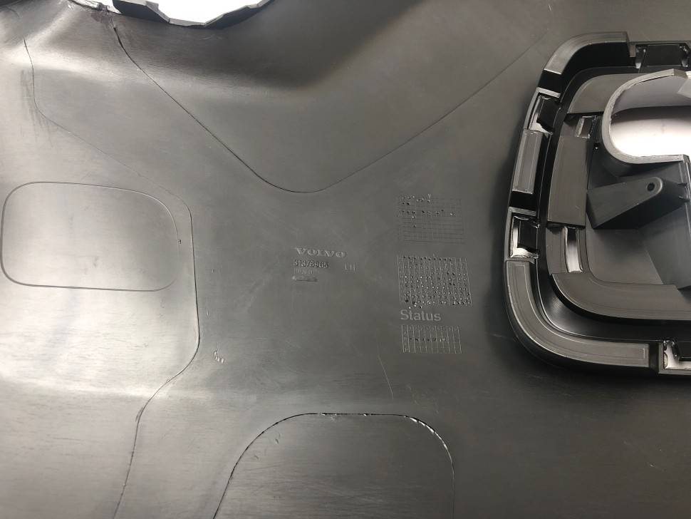 Накладка левая текстурная переднего бампера \\ VOLVO XC70 II \\ VOLVO Original 31378965