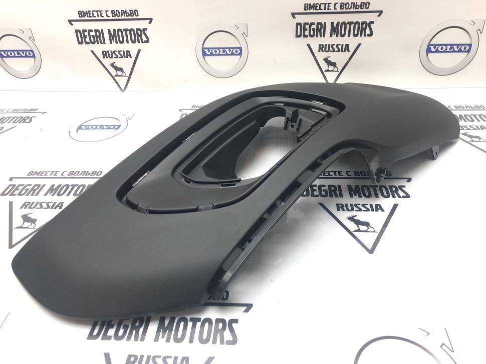 Накладка левая текстурная переднего бампера \\ VOLVO XC70 II \\ VOLVO Original 31378965