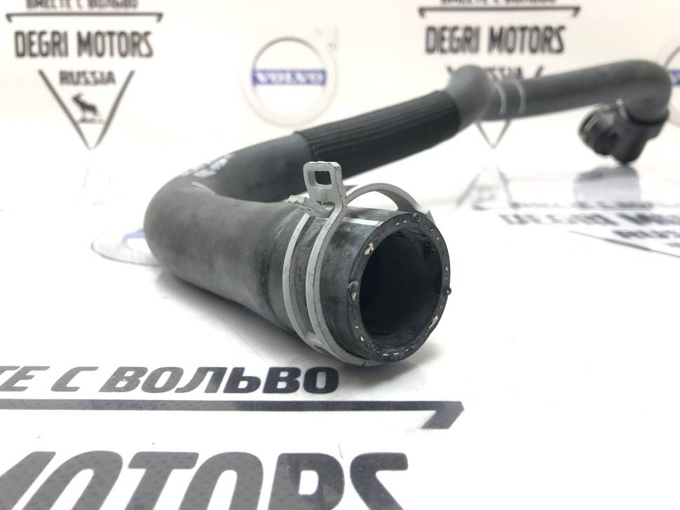 Патрубок верхний Volvo S60 II, V60, S80 II, V70 III \\ VOLVO Original 32249283