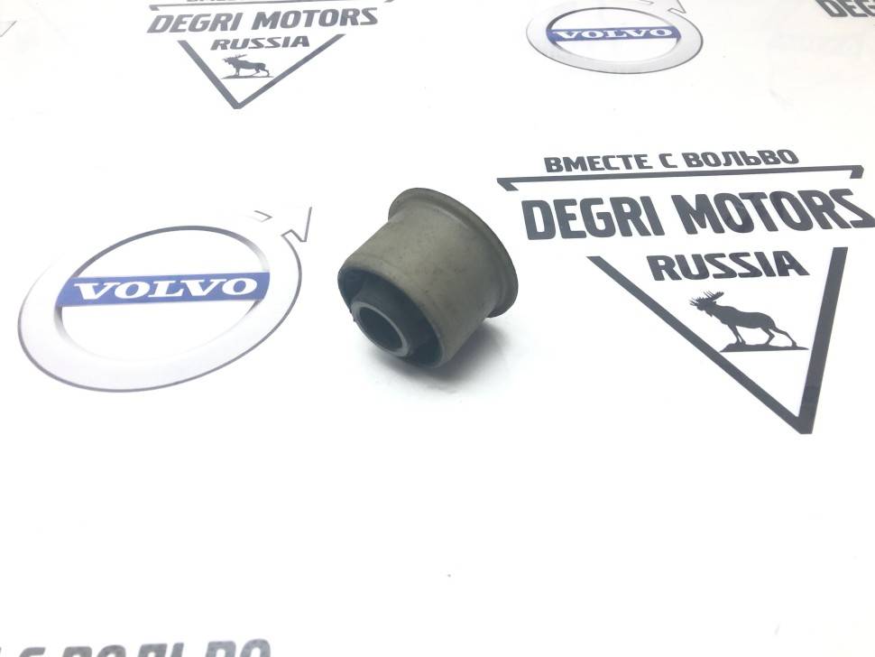 Сайлентблок верхнего рычага задней подвески Volvo S60, S80, V70 II, XC70, XC90 \\ LEMFORDER 29506 01