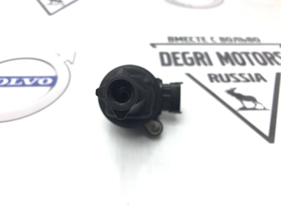 Катушка зажигания для Volvo C70, S60, S70, V70, S80, V70 II, V70XC, XC70, XC90 \\ GParts VO30713416