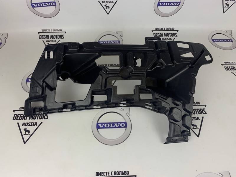 Кронштейн переднего бампера левый под фарой VOLVO XC90 II \\ SWParts SW31353370