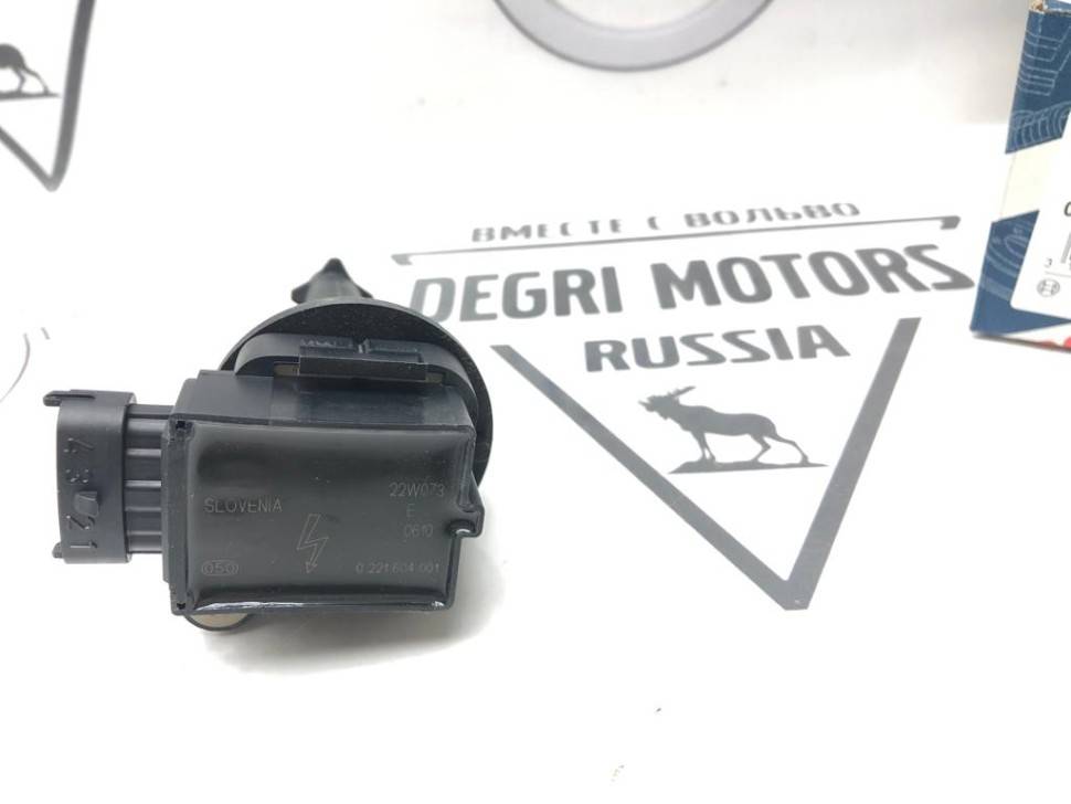 Катушка свечей зажигания для VOLVO S60, S80, XC70, XC90 \\ BOSCH