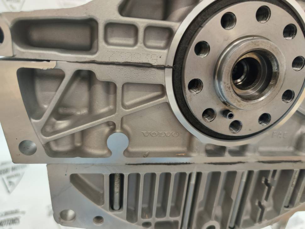 Двигатель в сборе без навесного Volvo b5254t2 XC90 XC70 S60 S80 V70 \\ SW Parts B5254T2