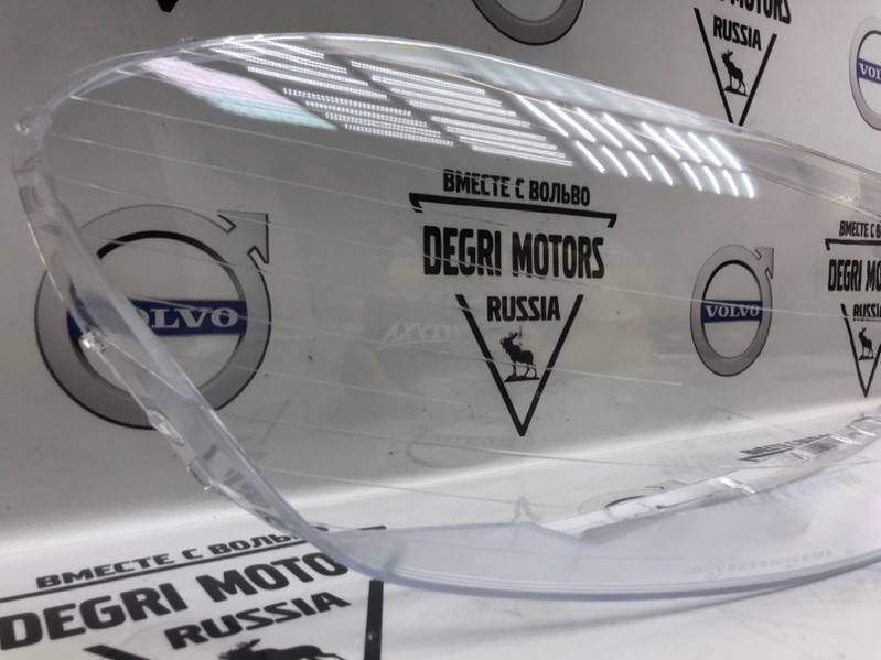 Стекло для правой фары VOLVO XC60 \\ 09-13 \\ SWParts SW31420680