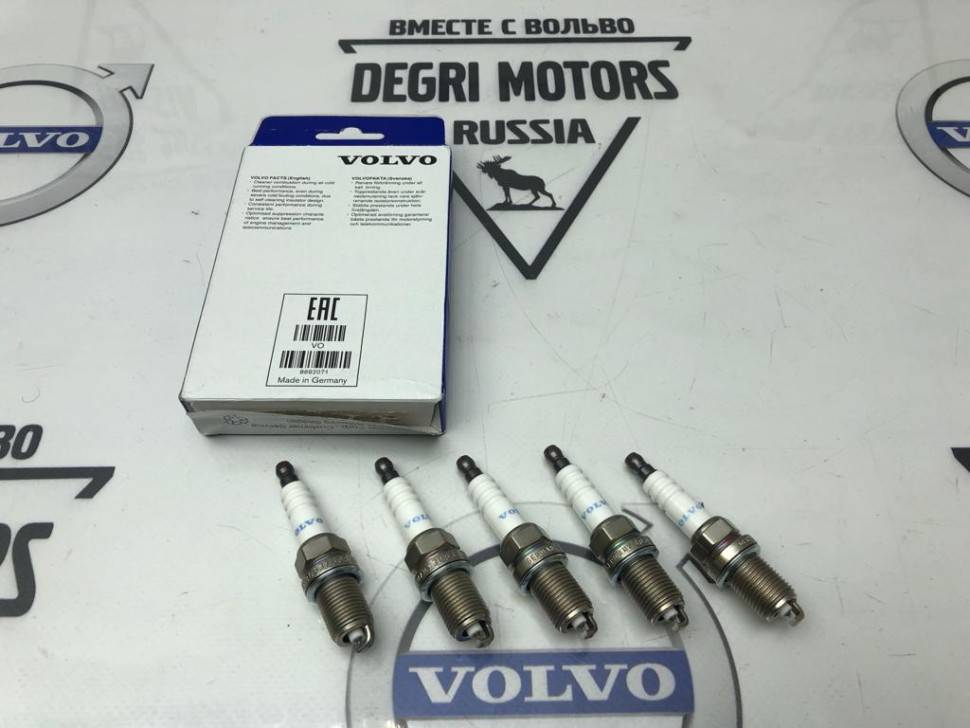 Комплект свечей зажигания VOLVO S60, S80, V70, V70,XC70,XC90 \\ 5CYL turbo \\ VOLVO Original 8692071