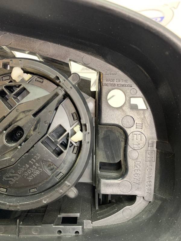 Корпус зеркала заднего вида правого Вольво S60 II \\ VOLVO (Original) 31402631