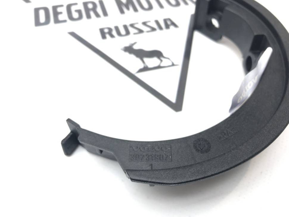 Нижняя крышка ремня ГРМ VOLVO S60 II, S80 II, XC60, XC70 II, XC90 \\ D5244Txx \\ VOLVO Original 30731907