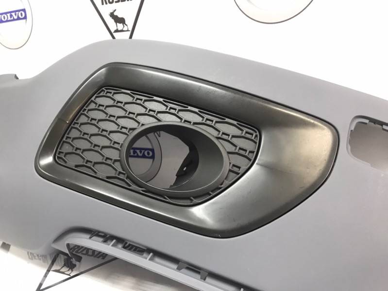 Накладка правая переднего бампера в грунте, под покраску VOLVO XC70 II \\ SWParts SW31378966G