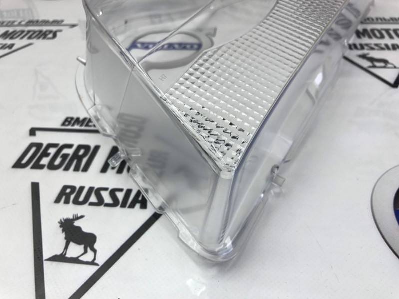 Стекло для левой фары VOLVO XC90 \\ 2006-2014 \\ SWParts SW31290886
