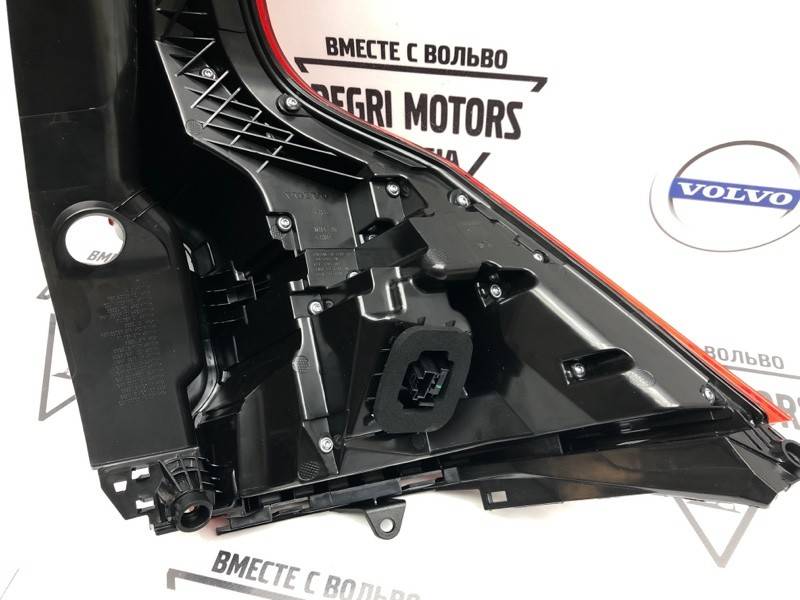 Фонарь задний левый Volvo Xc60 II \\ VOLVO Original 31689336