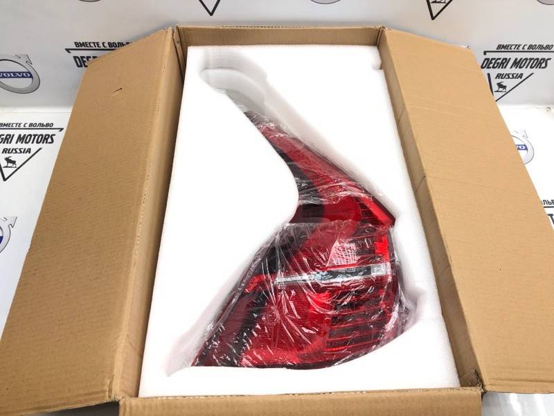 Фонарь задний левый Volvo Xc60 II \\ VOLVO Original 31689336