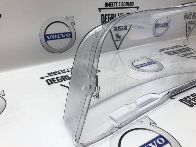 Стекло для правой фары VOLVO XC90 \\ 2006-2014 \\ SWParts SW31290887