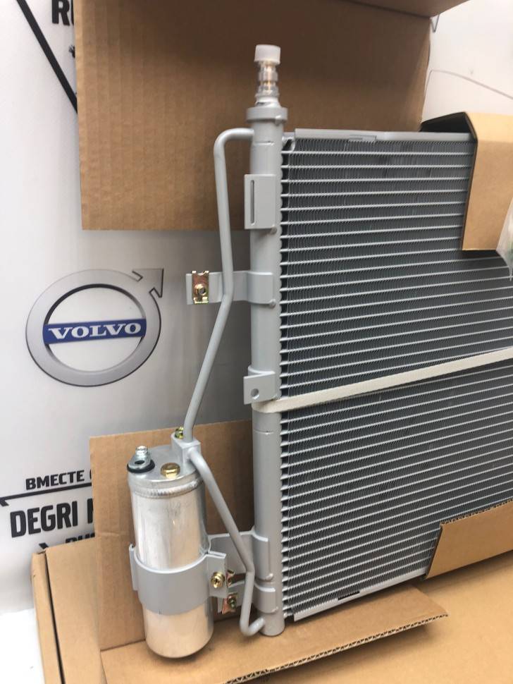 Радиатор кондиционера с осушителем \\ VOLVO XC90 \\ 2002-2007 \\ NISSENS (Дания) 94937