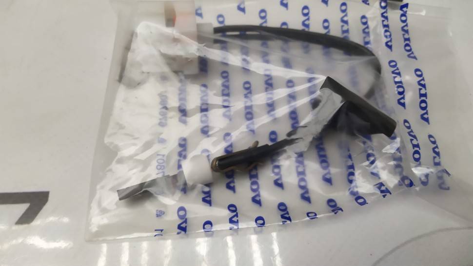 Свеча накаливания паркового отопителя VOLVO XC70 II, XC60, S60 II, S80 II \\ VOLVO Original 31332621