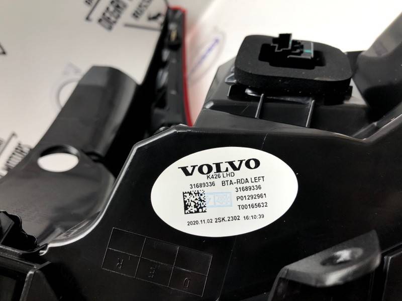 Фонарь задний левый Volvo XC60 II \\ VOLVO Original 31689689