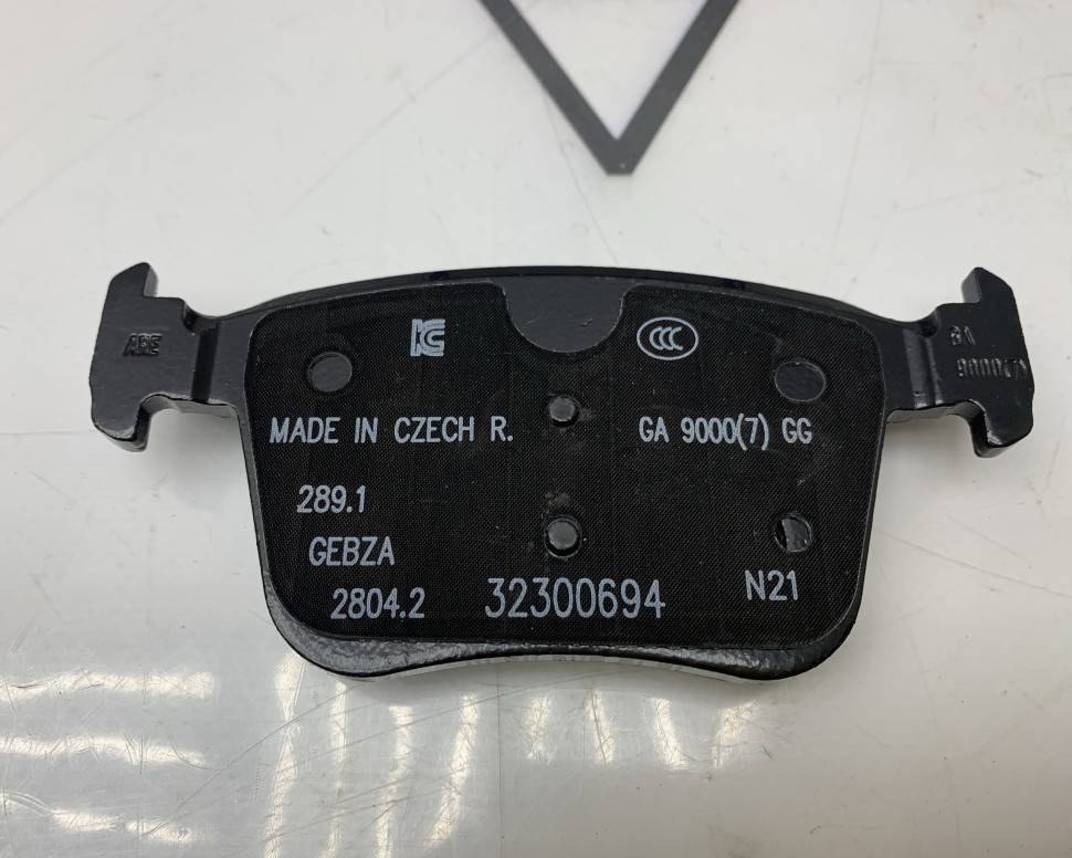 Колодки тормозные volvo \\ VOLVO 32287447