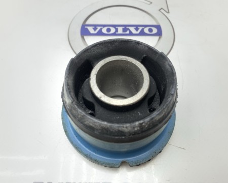 Сайлентблок переднего подрамника VOLVO S60 S80 V70 XC90 \\ VOLVO Original 8678497