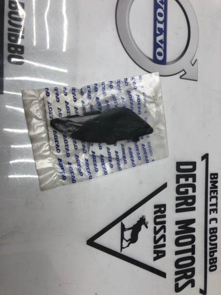 Лючок буксировочного крюка \\ VOLVO Original 39863910