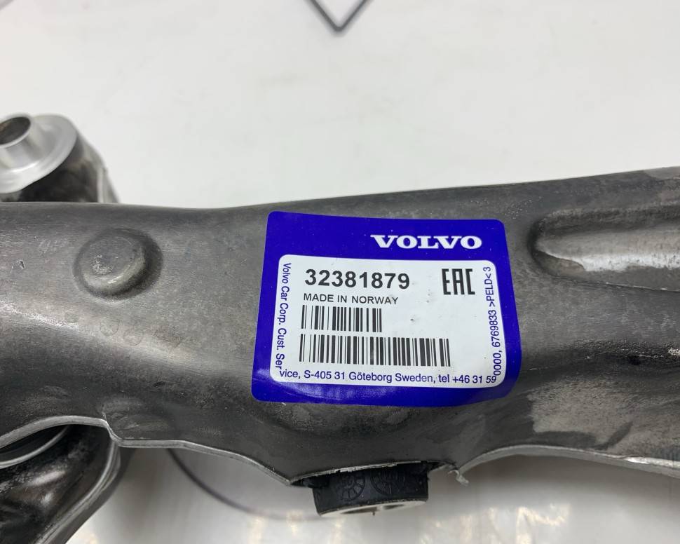 Рычаг передний левый Volvo XC60 II, XC90 II, V60CC, V90CC \\ VOLVO Original 32381879