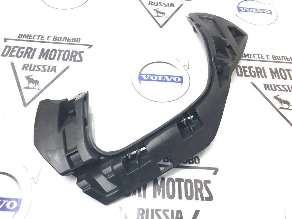 Кронштейн пластины бампера заднего левый VOLVO XC60 \\ 14- \\ VOLVO Original 31323970