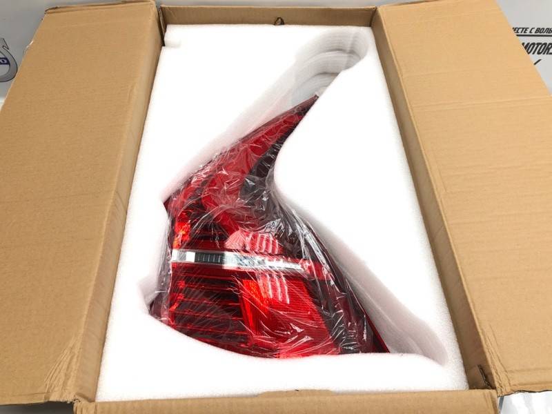 Фонарь задний правый Volvo Xc60 II \\ VOLVO Original 31689337