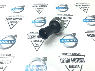 Датчик давления масла Volvo S40 II, S60 II, S80 II, XC70 II, XC60, XC90 \\ VOLVO Original 1347003