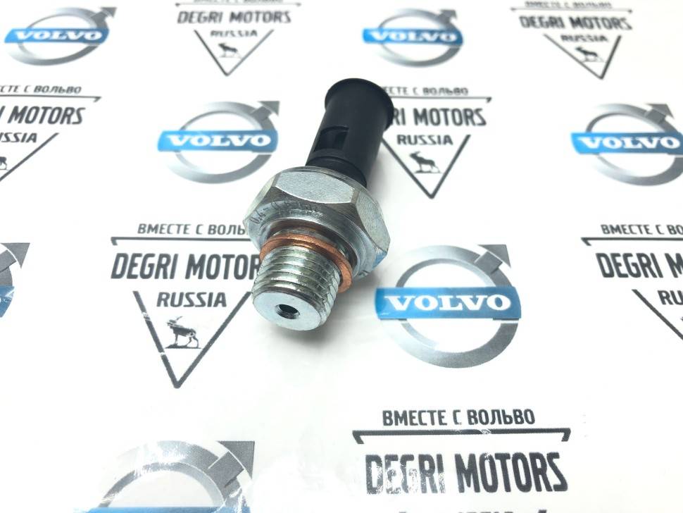 Датчик давления масла Volvo S40 II, S60 II, S80 II, XC70 II, XC60, XC90 \\ VOLVO Original 1347003