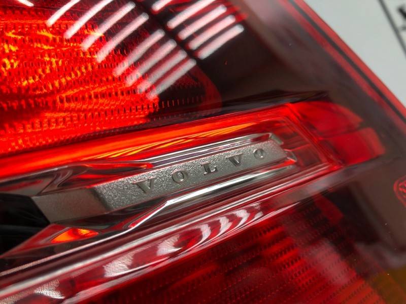 Фонарь задний правый Volvo Xc60 II \\ VOLVO Original 31689690