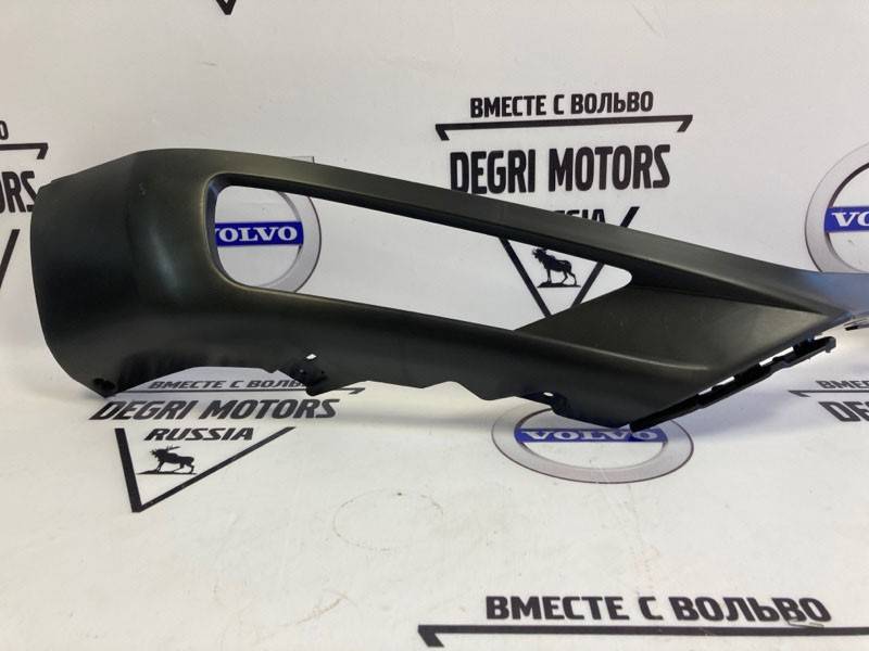 Накладка противотуманной фары правая Volvo XC90 II \\ 2016-2019 \\ SWParts SW39829896