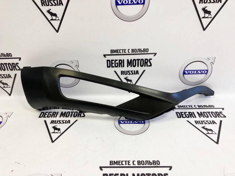 Накладка противотуманной фары правая Volvo XC90 II \\ 2016-2019 \\ SWParts SW39829896