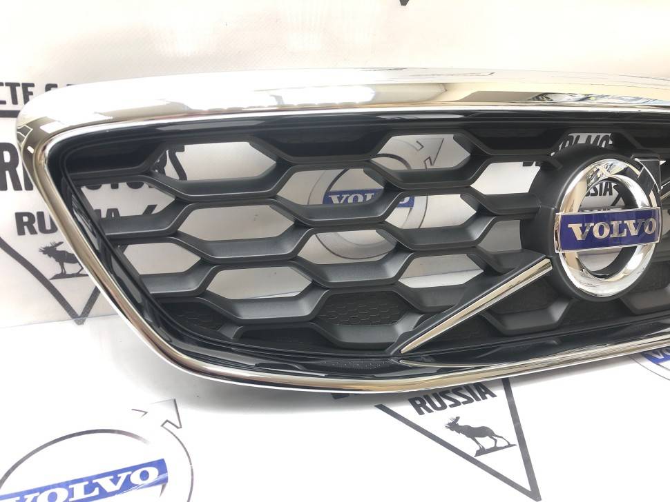 Решетка радиатора VOLVO V40 cross country \\ VOLVO Original 31290910