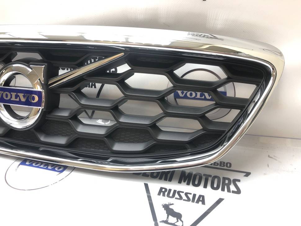 Решетка радиатора VOLVO V40 cross country \\ VOLVO Original 31290910