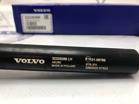 Форсунка омывателя фары левой Volvo XC60 II \\ VOLVO Original 32328266