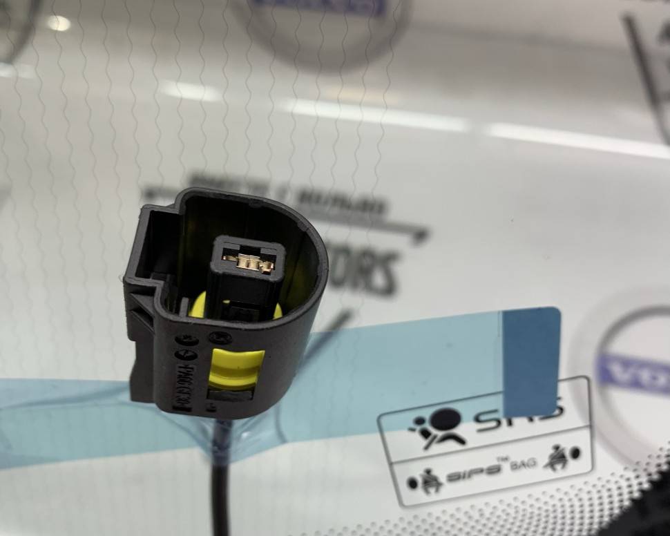 Стекло лобовое с установочным к-том VOLVO XC90 II NEW \\ VOLVO Original 32368951