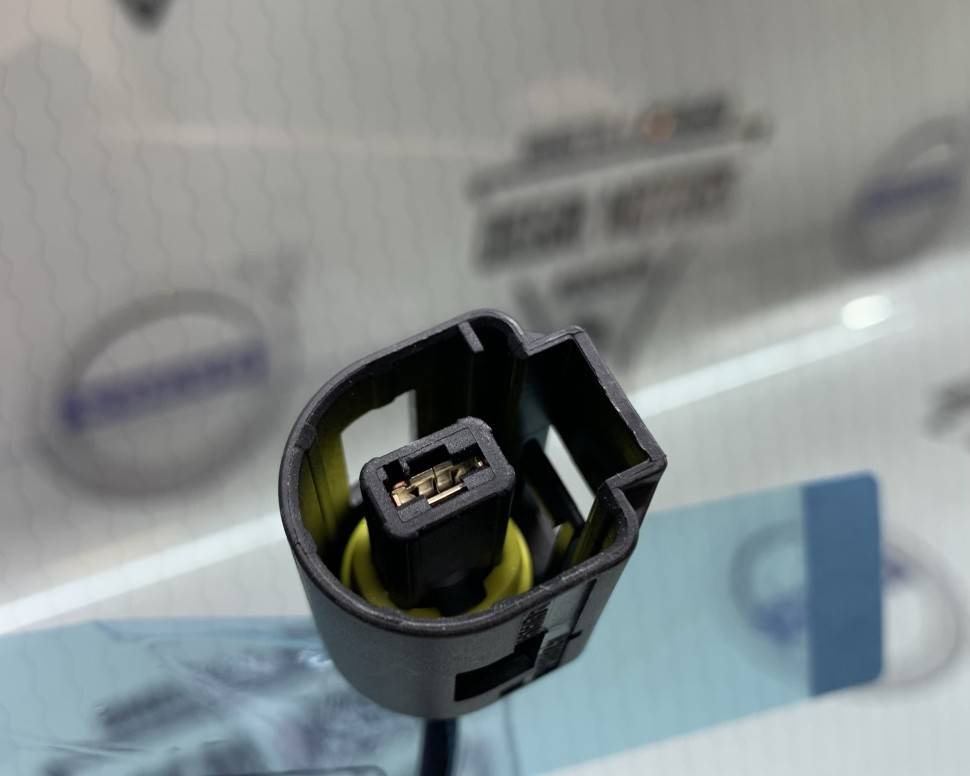 Стекло лобовое с установочным к-том VOLVO XC90 II NEW \\ VOLVO Original 32368951