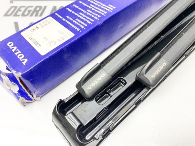 Комплект щеток переднего стеклоочистителя S60, S80, XC70, XC90 \\ распродажа \\ VOLVO Original 32237899