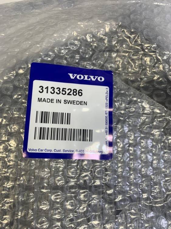 Крышка аккумуляторной коробки АКБ VOLVO S60 II, XC60 \\ VOLVO Original 31335286