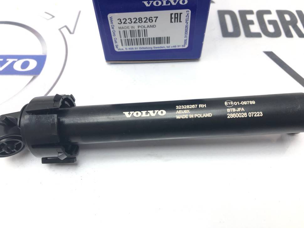 Форсунка омывателя фары правой Volvo XC60 II \\ VOLVO Original 32328267
