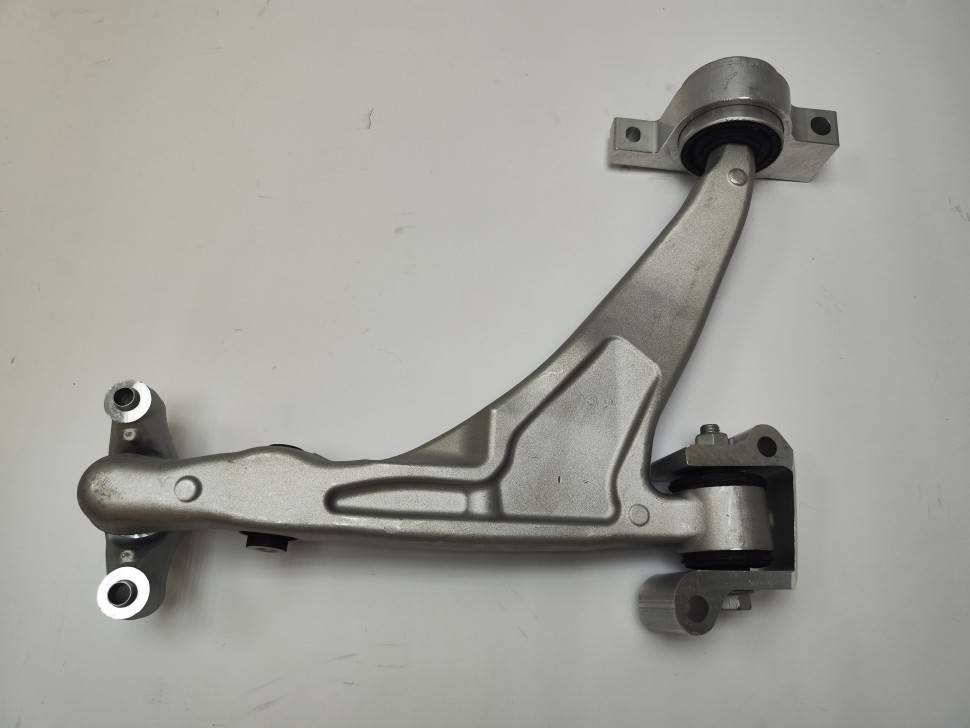 Рычаг передний правый XC60 II, XC90 II, V60CC, V90CC \\ нижний \\ SW-Parts SW32381881