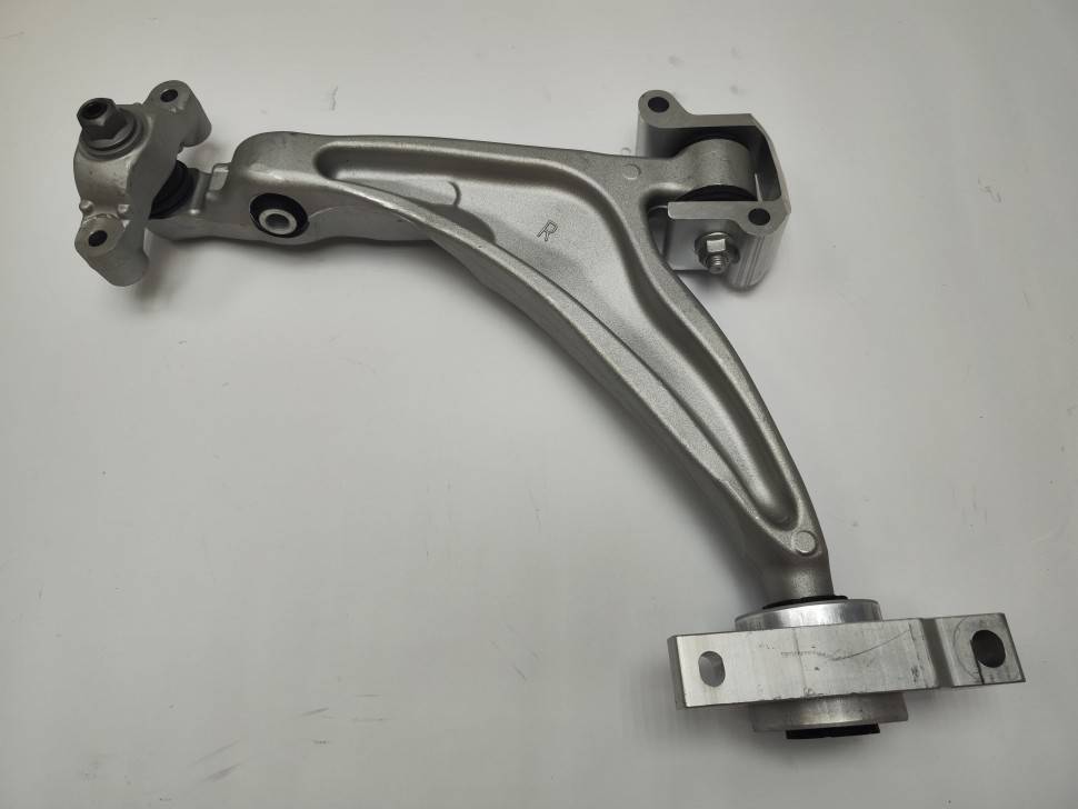 Рычаг передний правый XC60 II, XC90 II, V60CC, V90CC \\ нижний \\ SW-Parts SW32381881