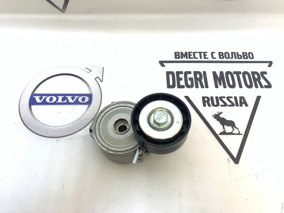 Натяжитель приводного ремня \\ Land Rover LR003651
