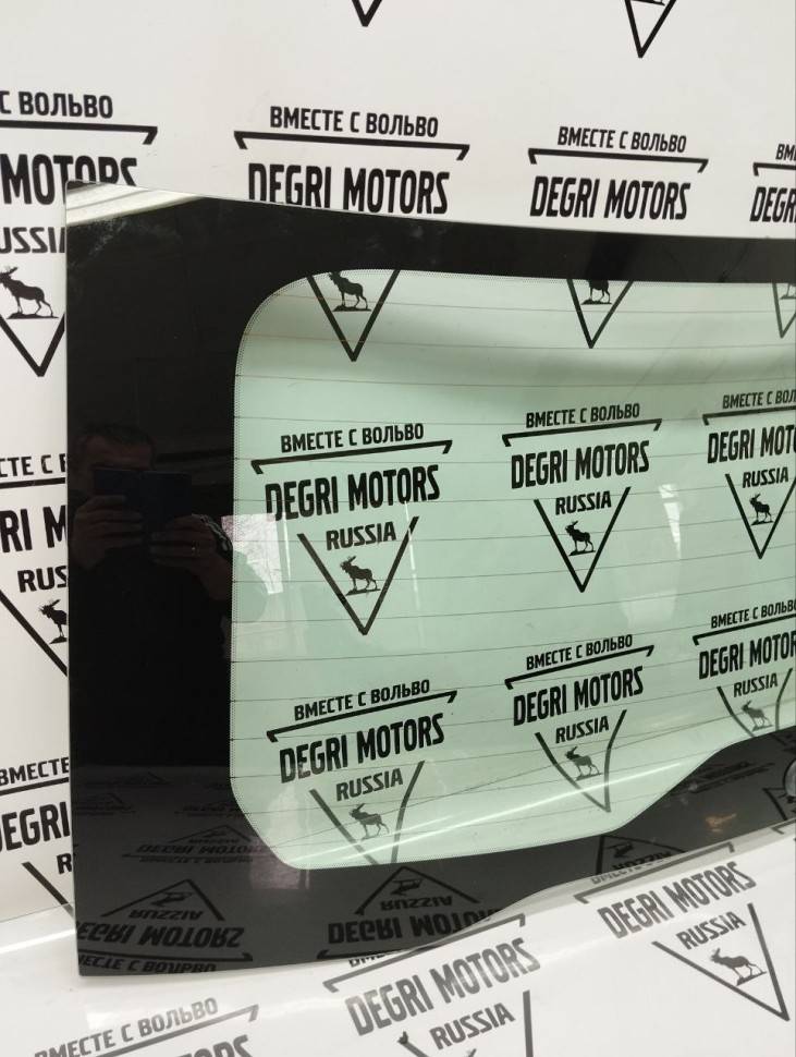 Стекло крышки багажника Вольво XC90 II \\ 2016- \\ VOLVO Original 32368720