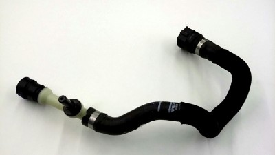 Шланг радиатора Volvo S60 II, S80 II, XC60, XC70 II \\ VOLVO Original 8641078