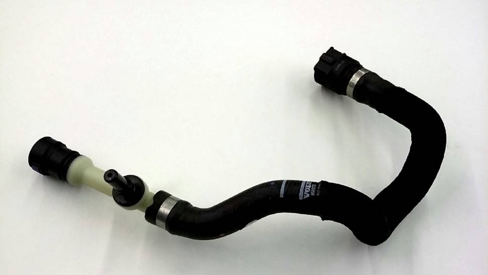 Шланг радиатора Volvo S60 II, S80 II, XC60, XC70 II \\ VOLVO Original 8641078