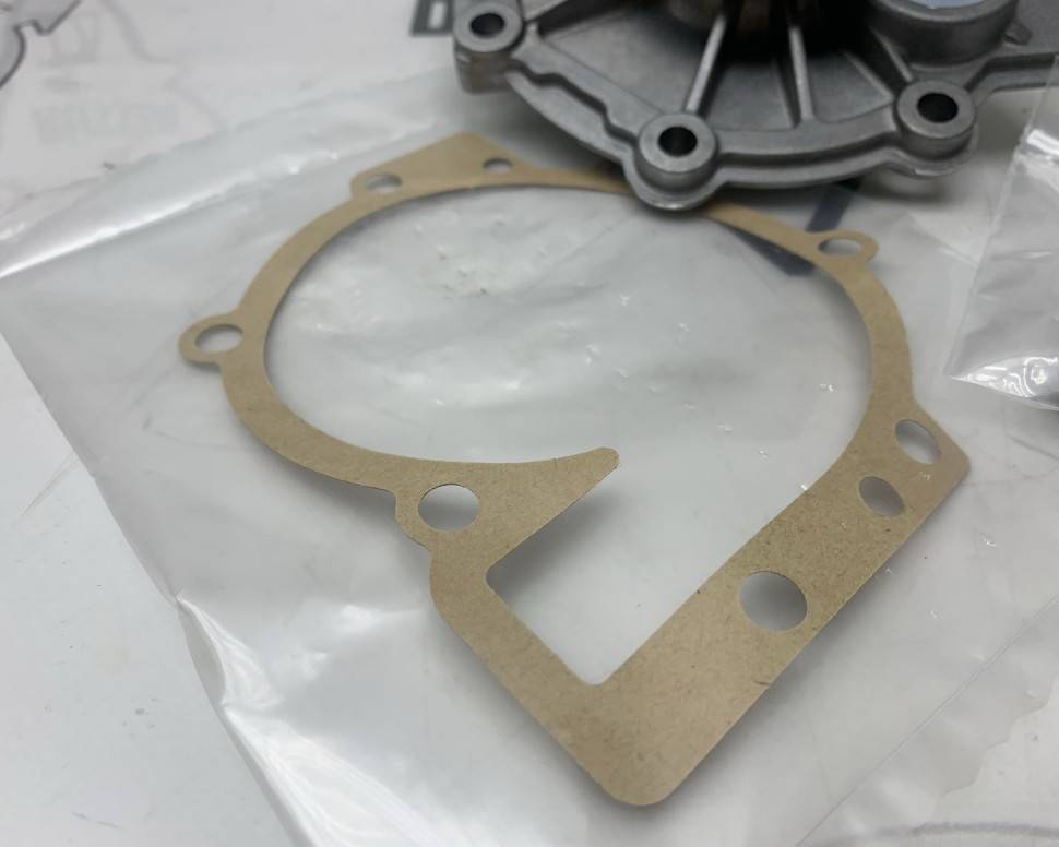 Помпа, насос водяной VOLVO C30, S40, S60, S60 II, S80, S80 II, XC70 II, XC60, XC90 \\ Дизель D5204 D5244 \\ INA 538049710