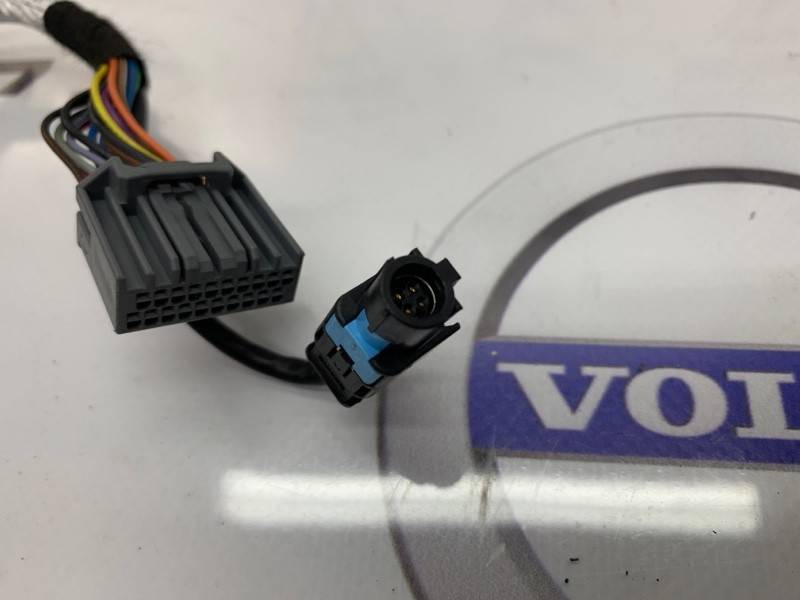 Зеркало правое с BLIS и камерой парковки \\ VOLVO 31385658
