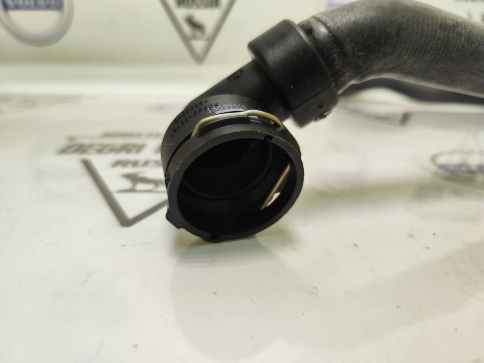 Шланг радиатора верхний Volvo S60 II, S80 II, XC60 \\ VOLVO Original 32249281